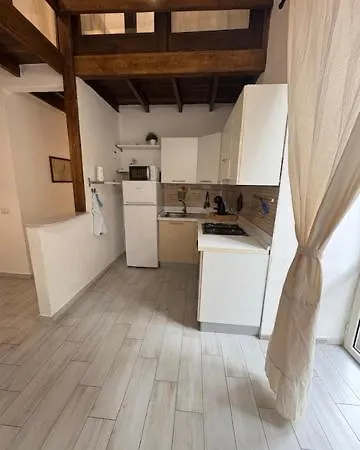 Апартаменты House Pulcinella Centro Storico Неаполь
